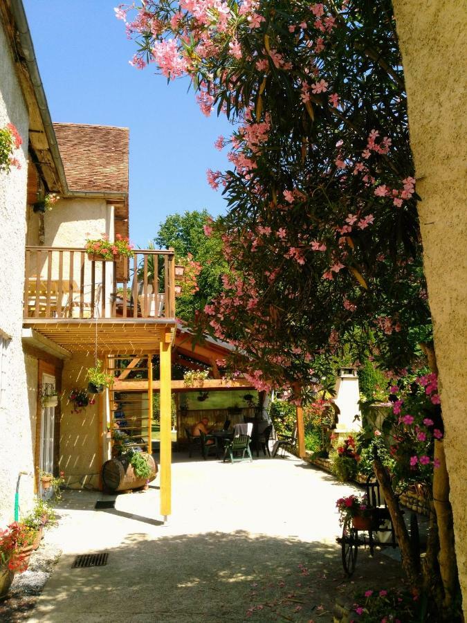 Chez Bouju Hotel Castetnau-Camblong Exterior foto